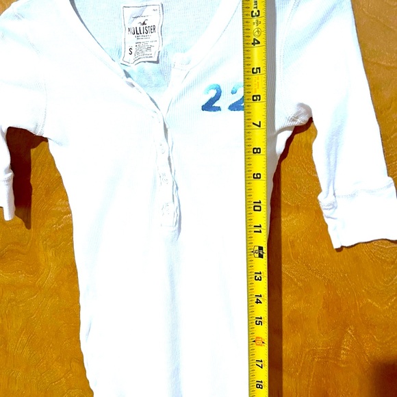 Hollister Women’s Junior T-Shirt (Sz.S) - Picture 4 of 4